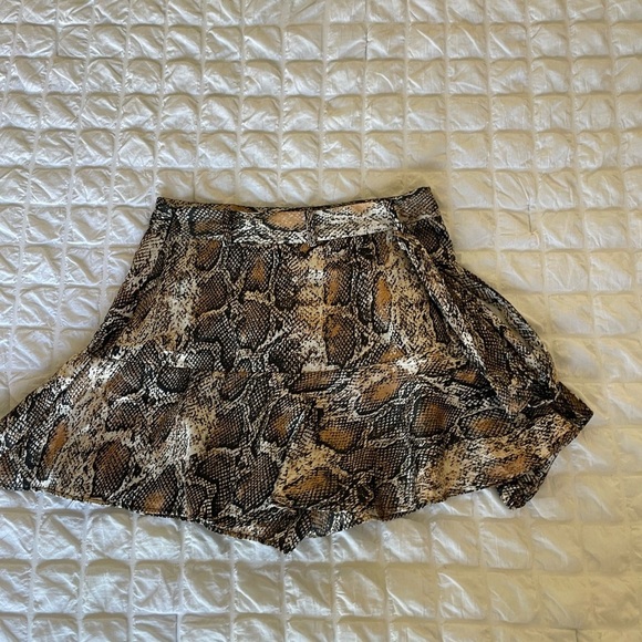 Zara snake print mini ruffle skorts - Picture 6 of 9